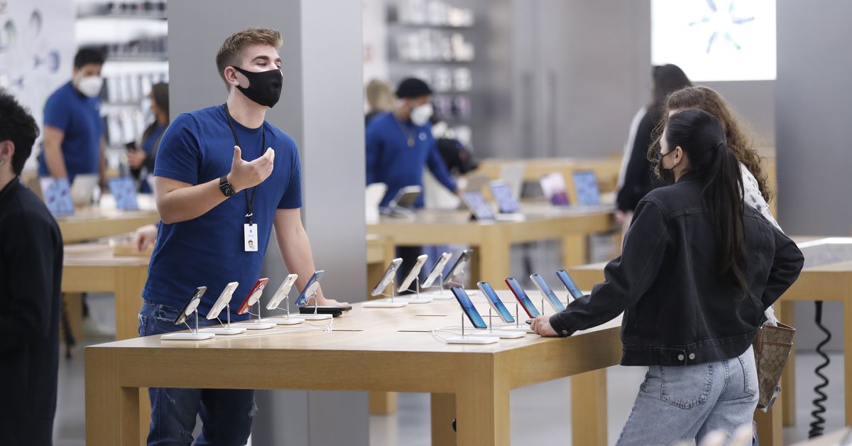 Private: Apple closes several stores due to COVID-19 outbreaks, encourages online shopping
