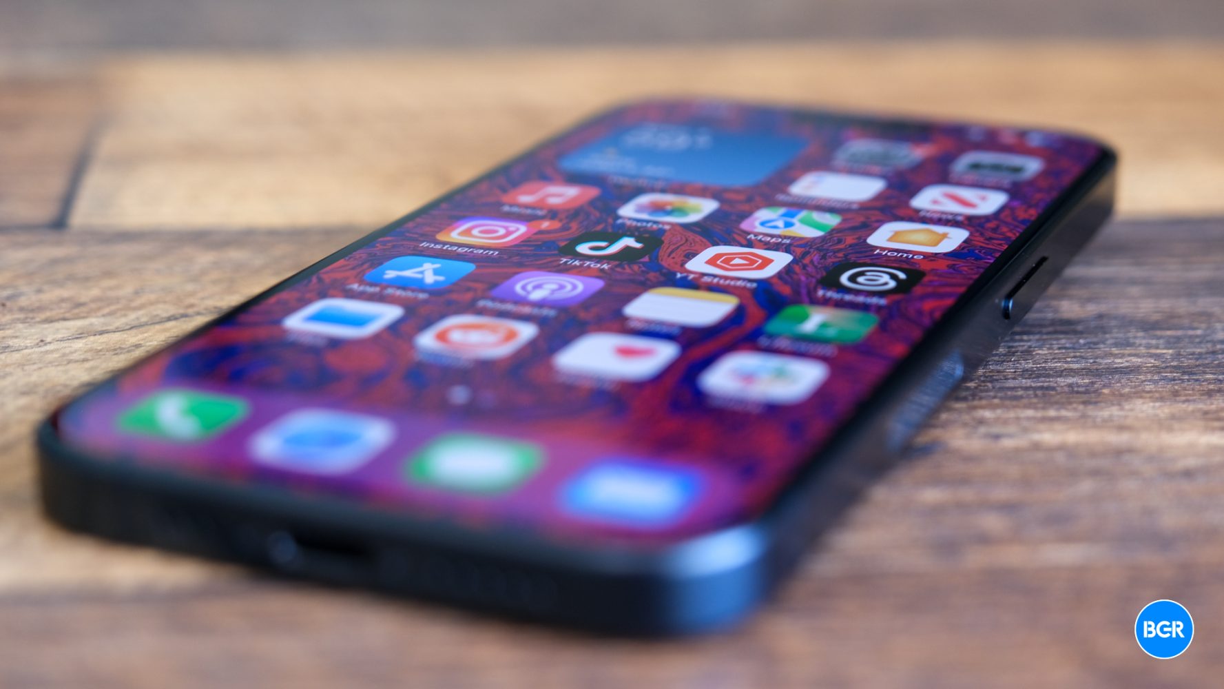 Gemini or ChatGPT might be built into the iPhone with iOS 18